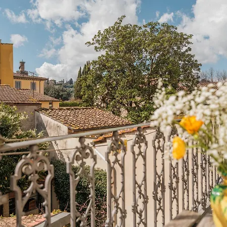 Nugolo Atelier - Light & Charm In Oltrarno Apartment *